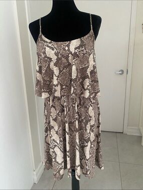 H&M Sleeveless Snake Print Flowy Ruffle Dress in Brown & Cream Size Medium